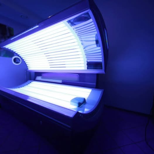 Anvisa proíbe fabricação e venda de lâmpadas usadas em câmaras de bronzeamento artificial